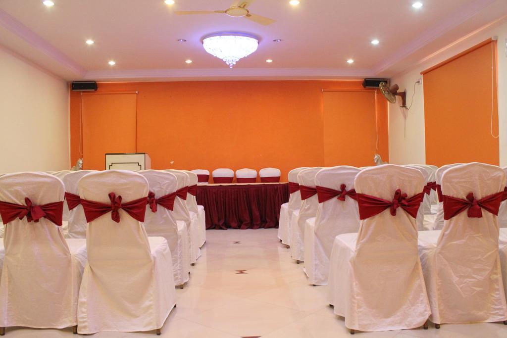 Yasodha Towers Hotel Hosur Exterior photo