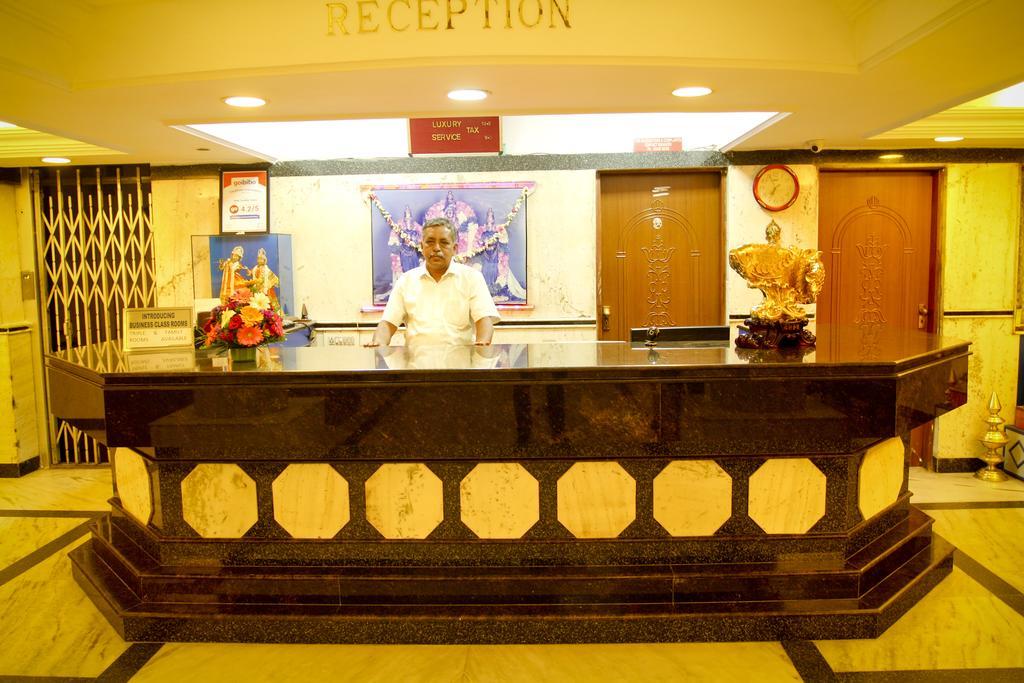 Yasodha Towers Hotel Hosur Exterior photo