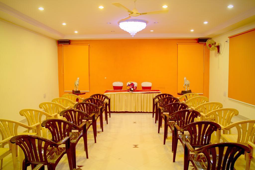Yasodha Towers Hotel Hosur Exterior photo